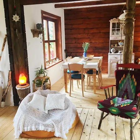 Hippie Happy House - Drewniany Domek Z Kominkiem