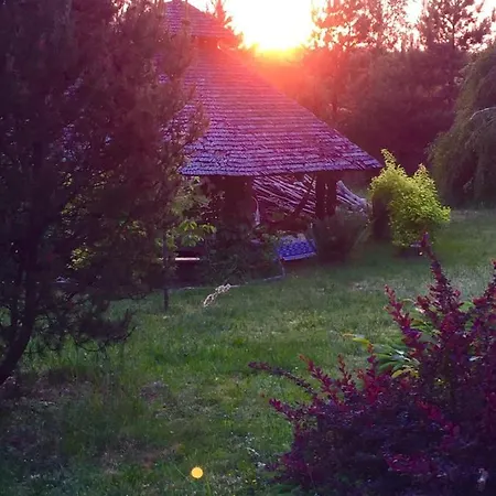 Hippie Happy House - Drewniany Domek Z Kominkiem *